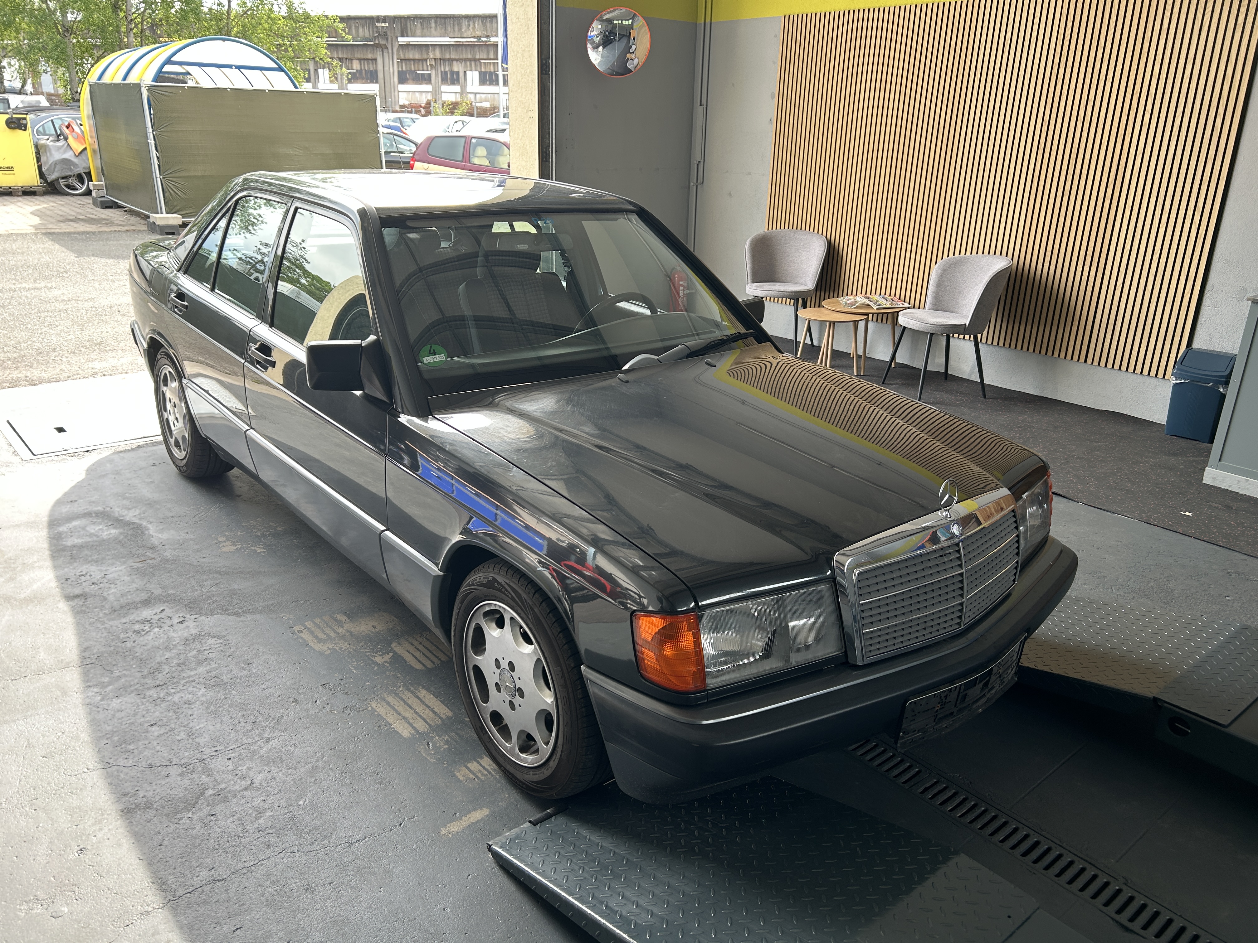 Mercedes-Benz 190E – Vorderansicht